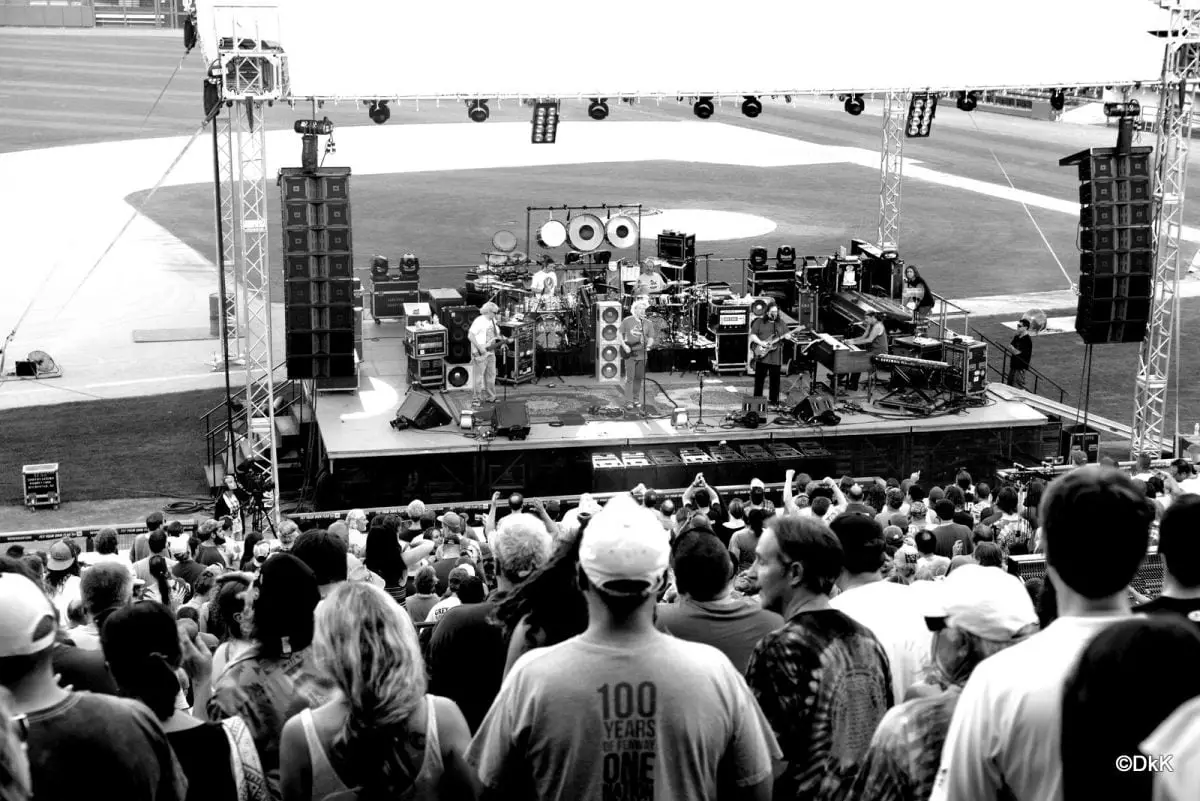 dark star orchestra frontier field