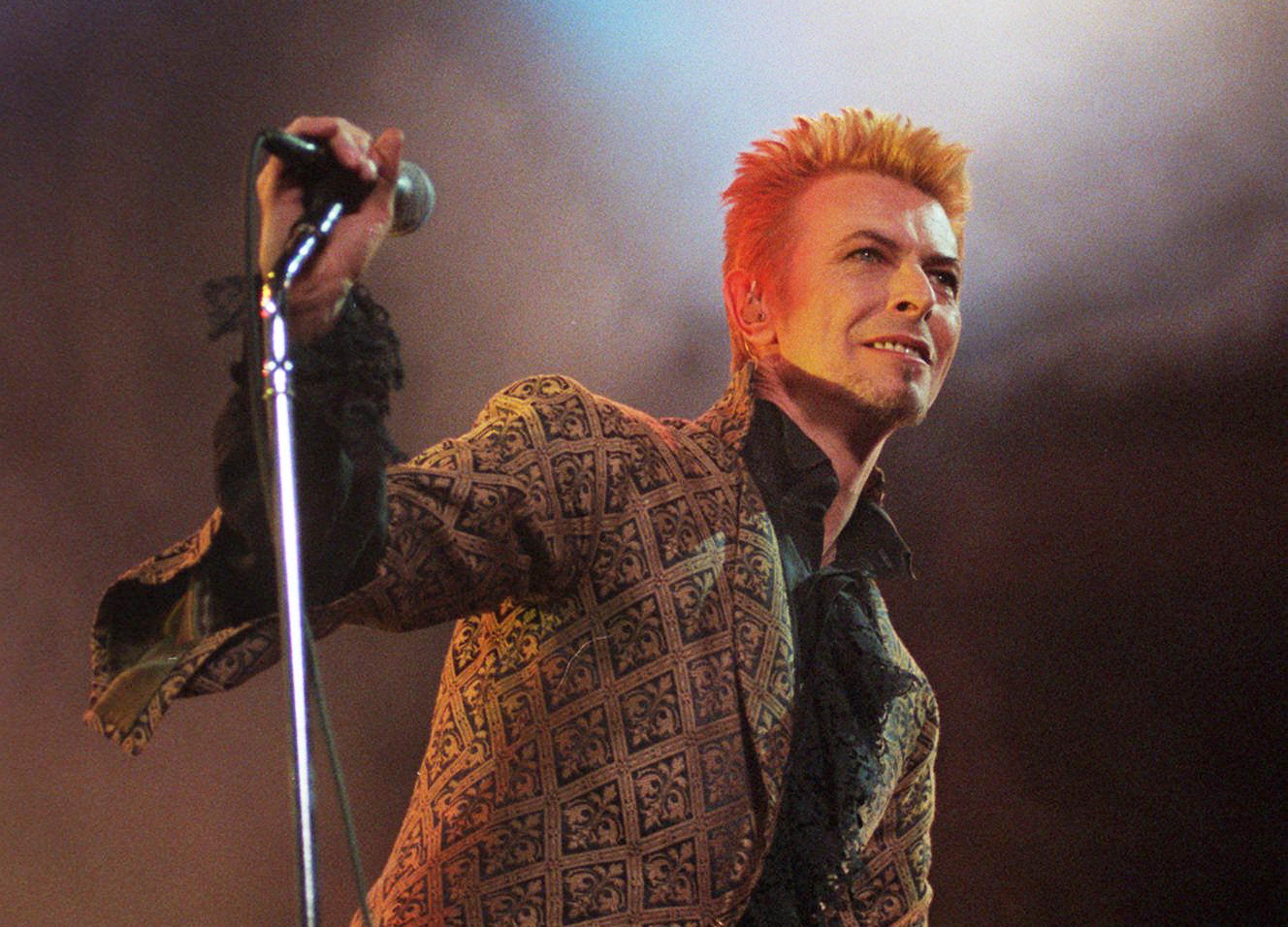 Revisit the Star-Studded David Bowie 50th Birthday Concert