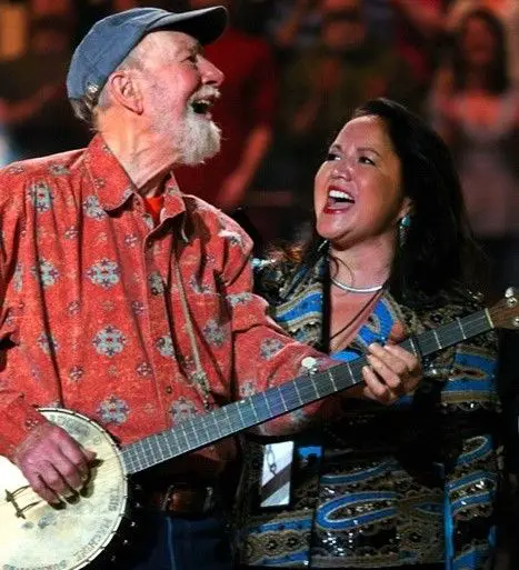 Joanne Shenandoah pete seeger