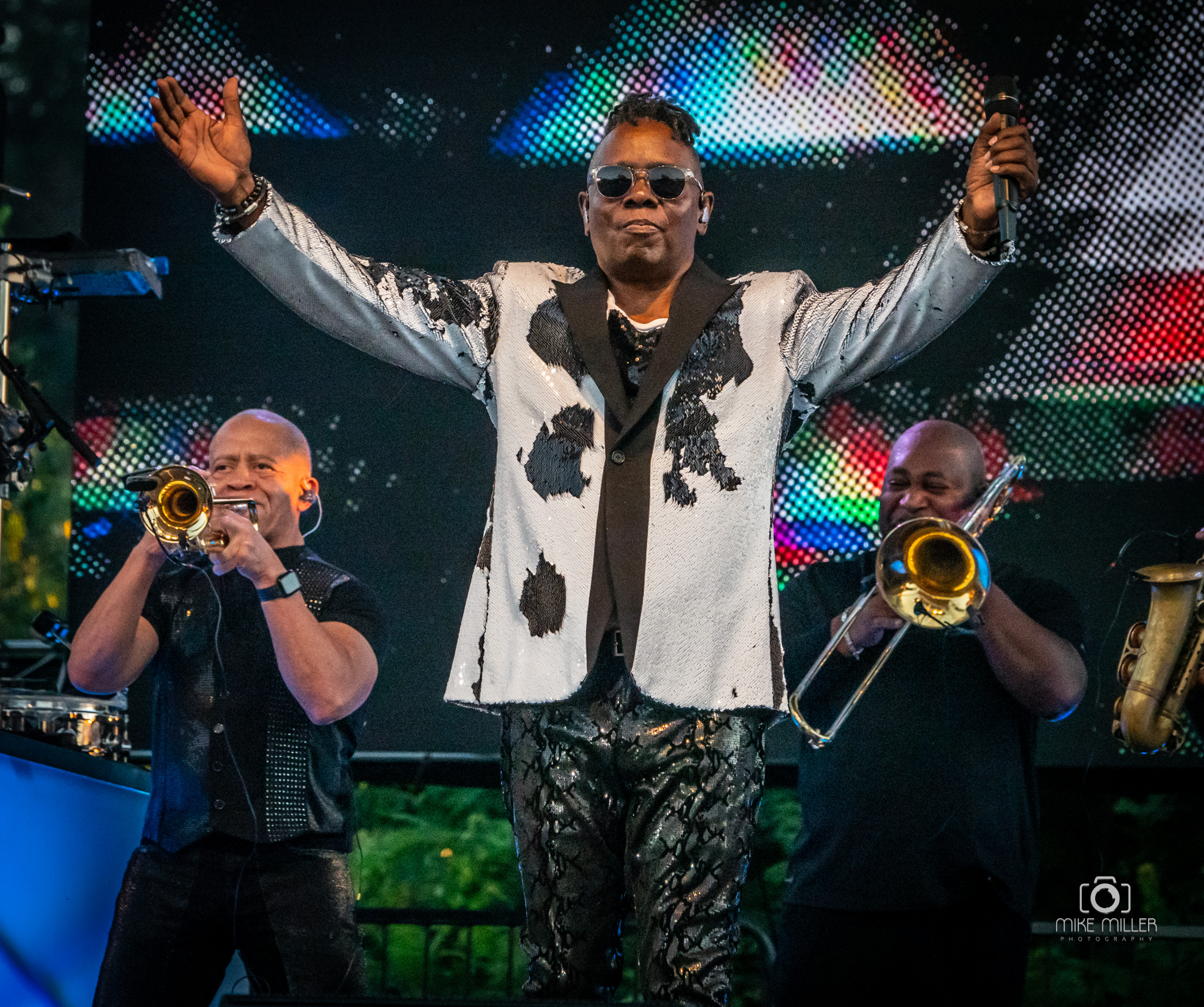 image of earth wind and fire concert
