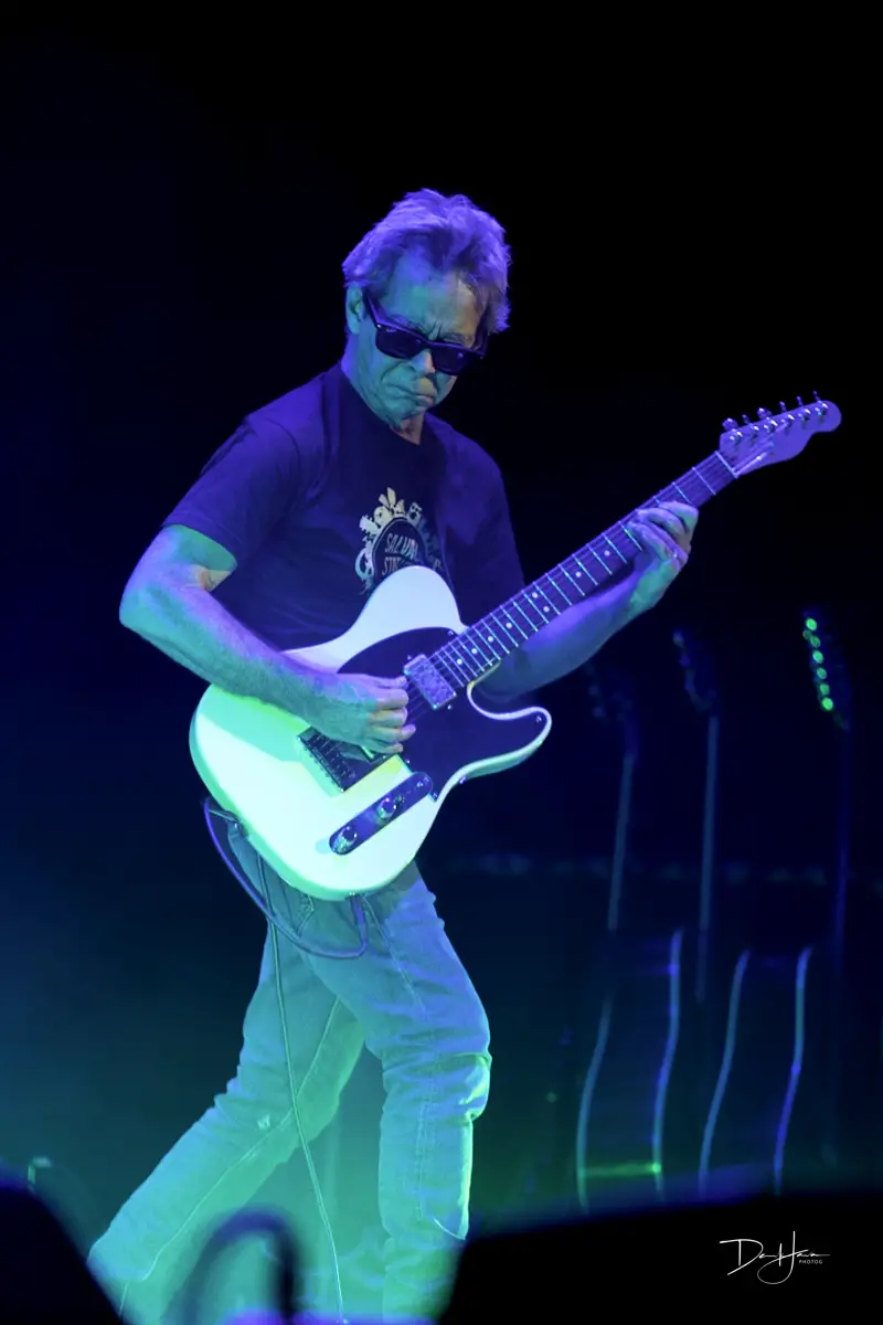 Tim Reynolds at the Strand Theater. Photo by Derek Java.