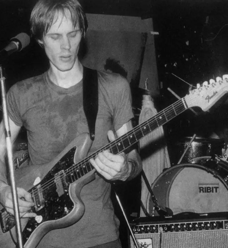 Tom Verlaine of Television playing a modified Jazzmaster | Photo via Reddit