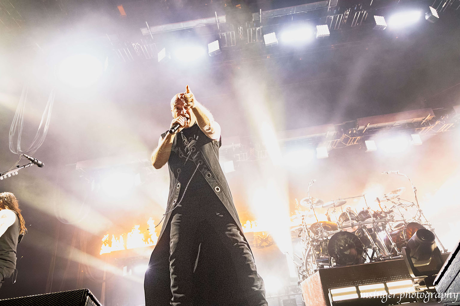 Disturbed Signer 10,000 Fists In The Air With Disturbed At Mohegan Sun Arena