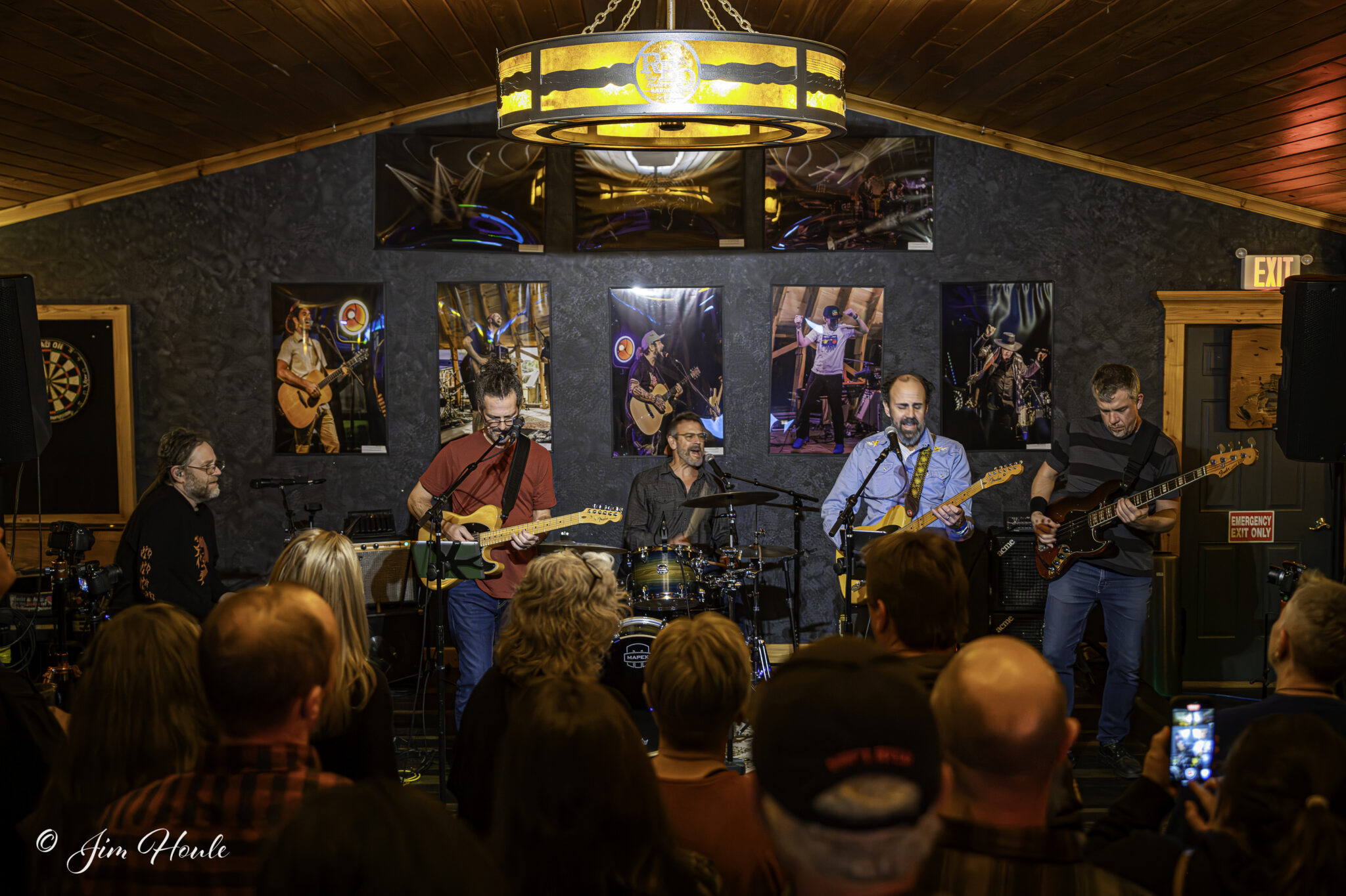 Ray Brothers BBQ to Host Tribute to Bob Dylan