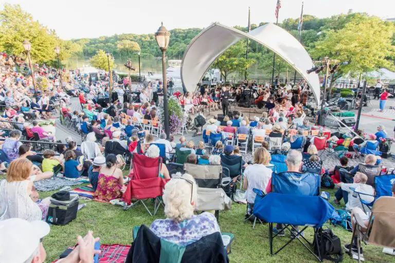 Festival attendees at Riverlink Park Summer Concert Series