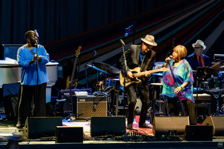 Norah Jones' latest tour with Mavis Staples 