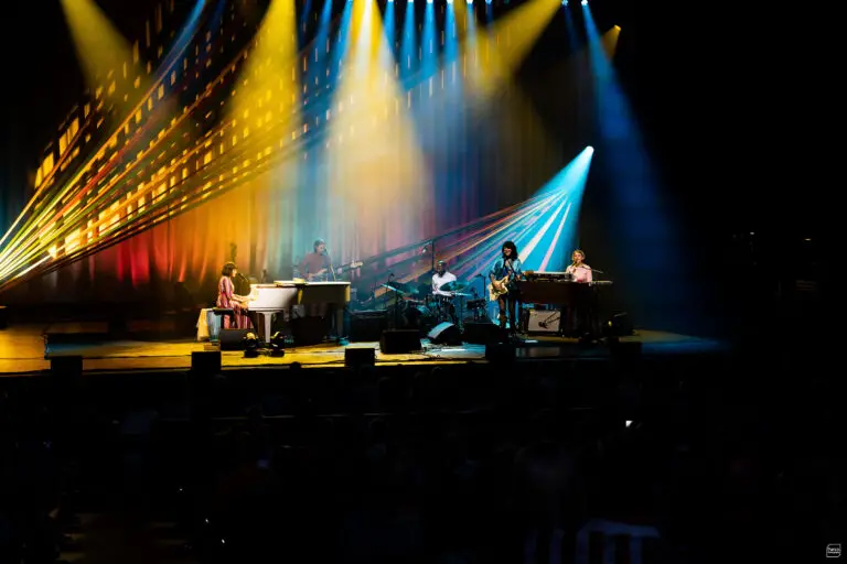 Norah Jones' latest tour with Mavis Staples 