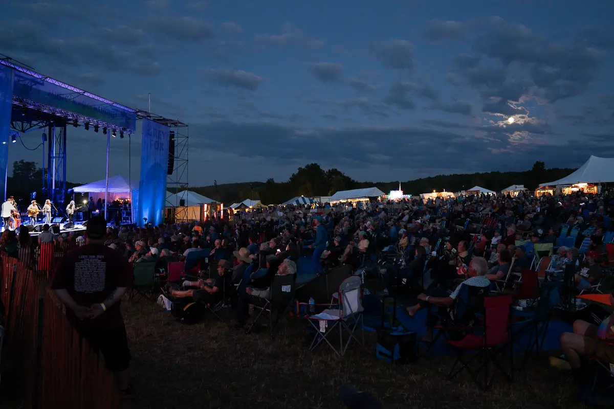 A massive crowd gathered to see Ireland's I Draw Slow