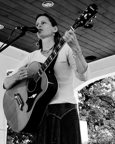Cosby Gibson Releases Poetically Whimsical Album "The Hollow Crown"