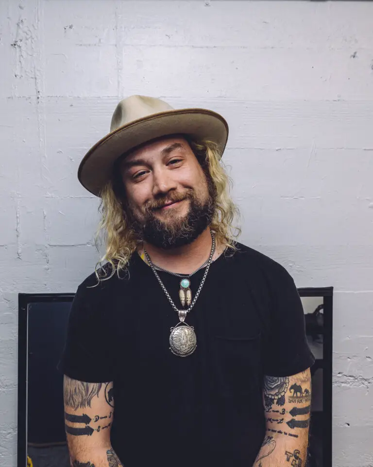 mihali easy