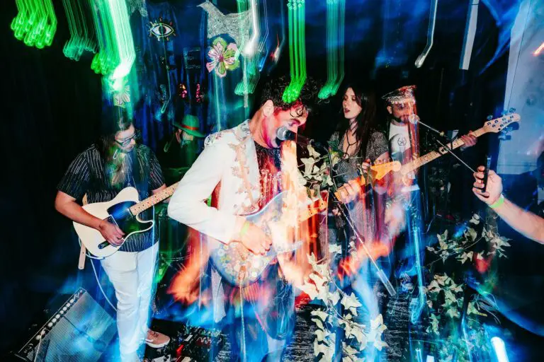 Ecce Shnak Live Photo