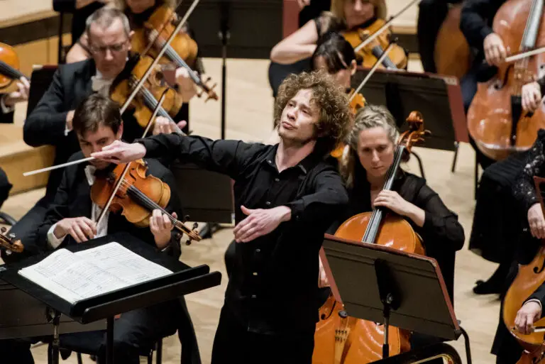 Rouvali Santtu-Matias with The New York Philharmonic Orchestra in April 2023. Photo by Camilla Greenwell.