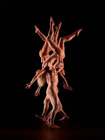 Pilobolus, Photo by Alberto Alvarez