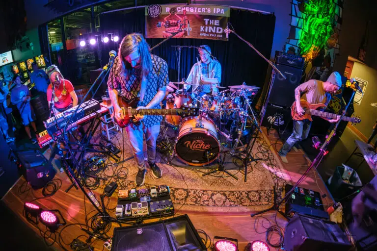 Rochester jam band the Niche with Rob Compa at 3HB