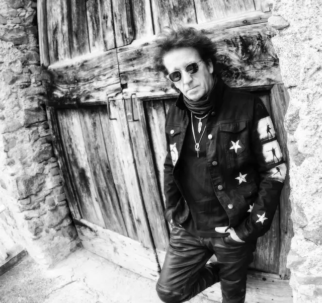 Portrait of Willie Nile black and white photo