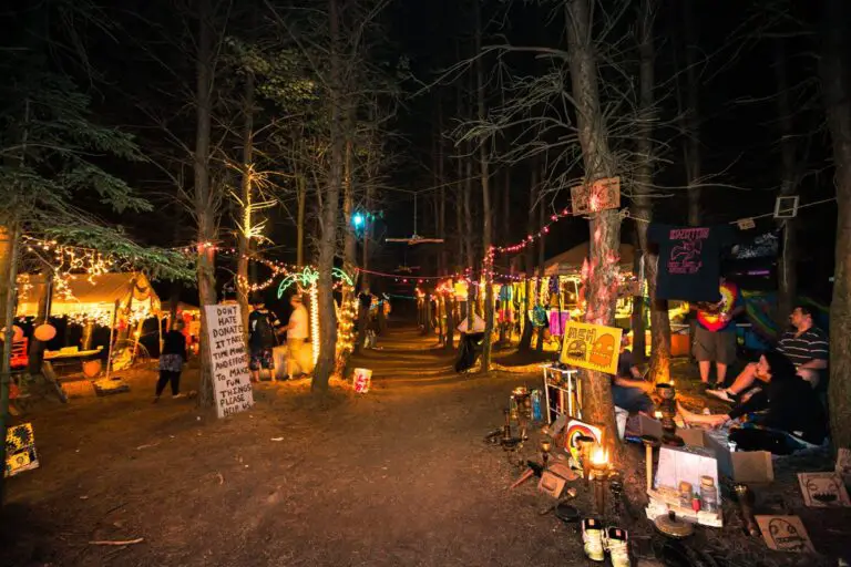 This image has an empty alt attribute; its file name is Sterling-night-1-768x512.jpg