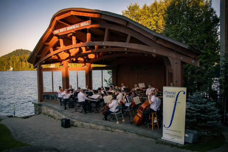 Lake Placid Sinfonietta performing