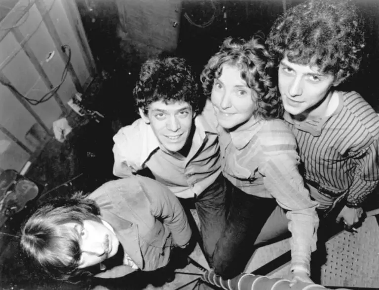 I'm waiting for the man by the Velvet underground