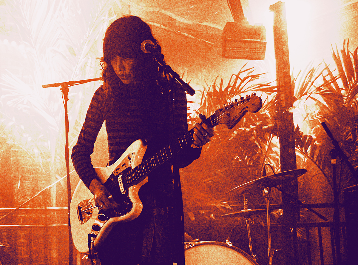 maria somerville and her lush guitar playing and knockdown center