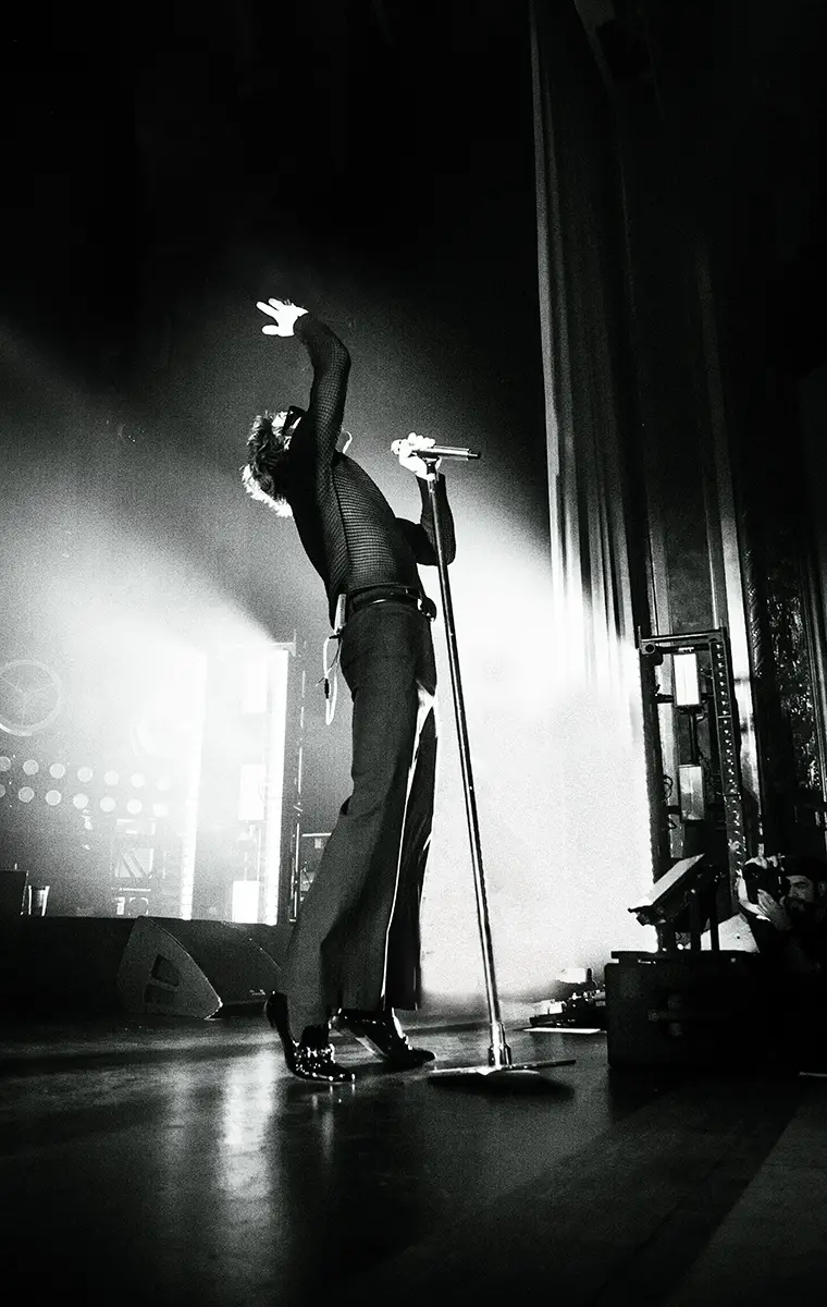 cage the elephant at capitol theatre in port chester, matt schultz