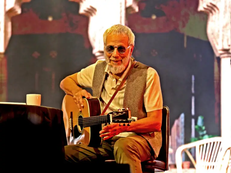 Cat Stevens postpones tour