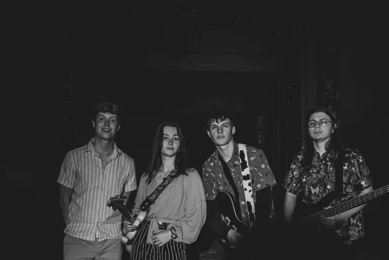 Credit Rib And The Bones