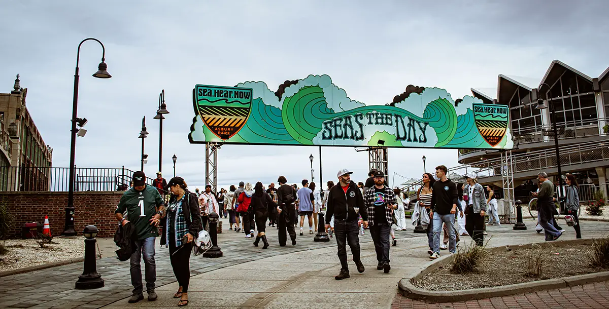 sea.her.now. 2026 welcome sign